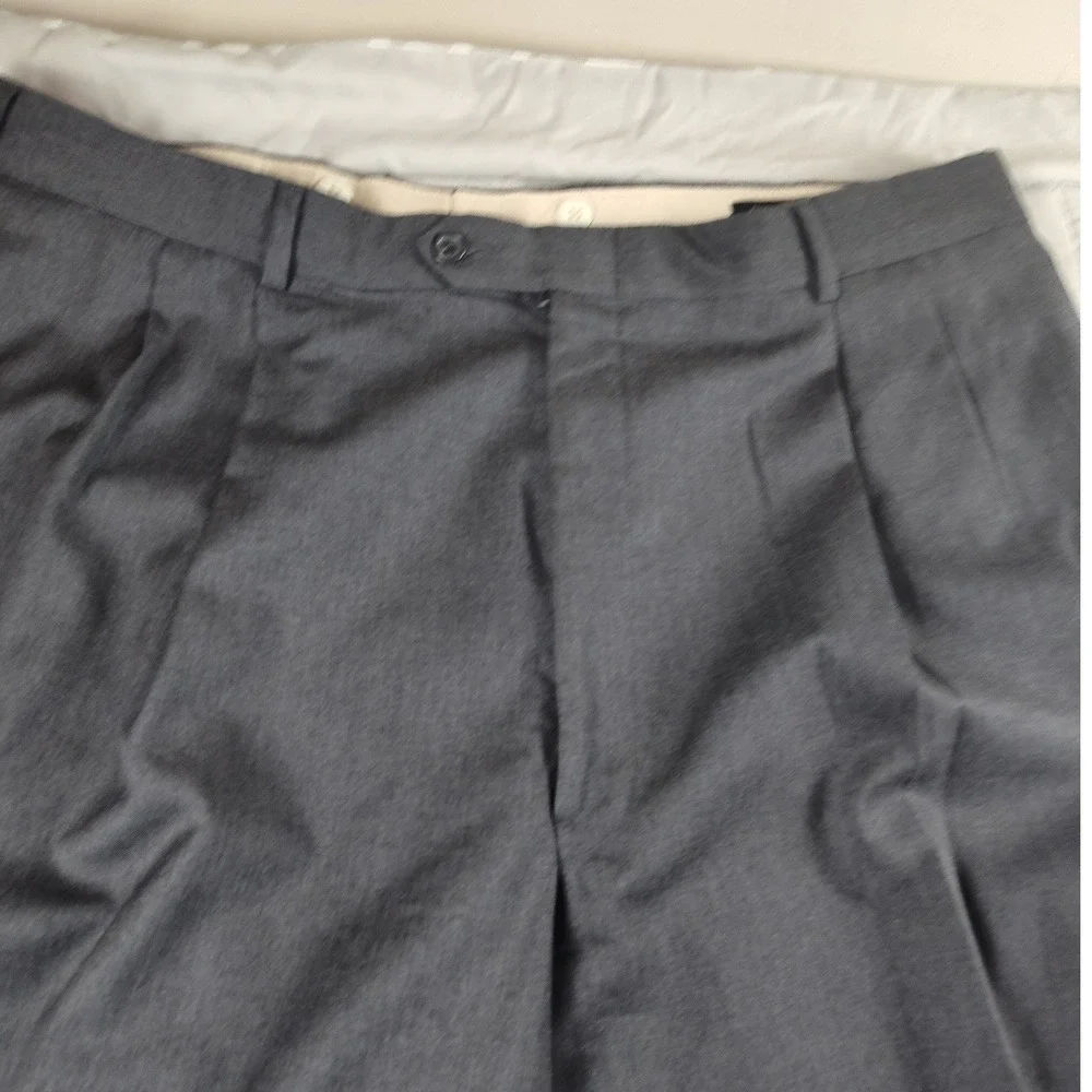 Jos. A. Bank Dress Pants Mens 42L Gray Excellent 100% Wool Pleated‎ Made in USA